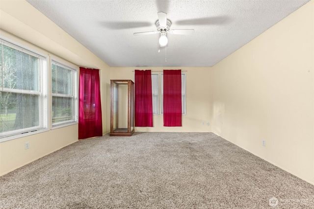 8529 37th Circle SE, Lacey, WA 98503