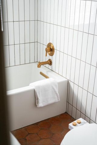 2965 N Downer AVENUE, Milwaukee, WI 53211