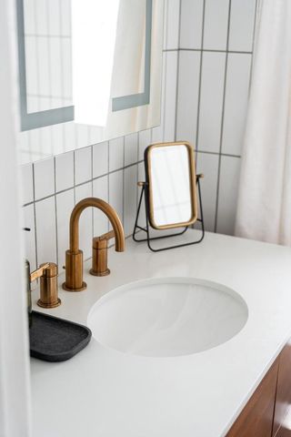 2965 N Downer AVENUE, Milwaukee, WI 53211