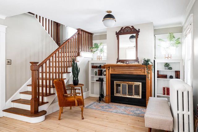 2965 N Downer AVENUE, Milwaukee, WI 53211