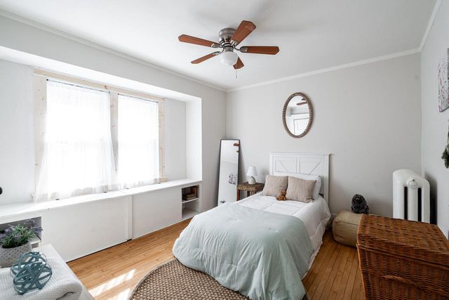 2965 N Downer AVENUE, Milwaukee, WI 53211