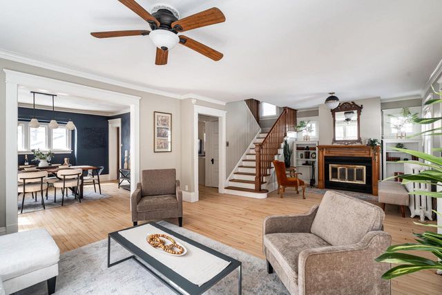 2965 N Downer AVENUE, Milwaukee, WI 53211