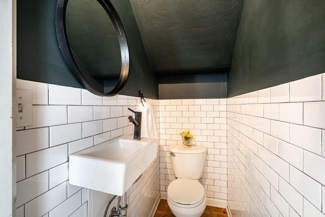 2965 N Downer AVENUE, Milwaukee, WI 53211