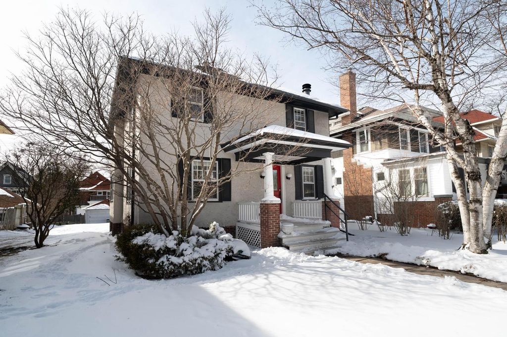 2965 N Downer AVENUE, Milwaukee, WI 53211