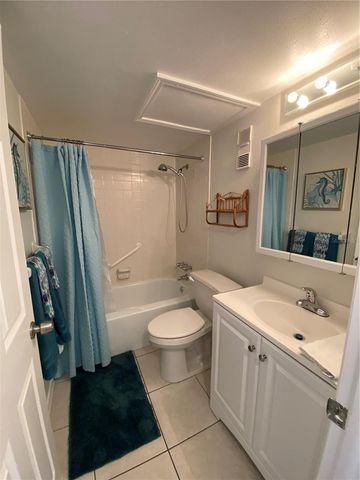 8470 W GULF BOULEVARD 304, Treasure Island, FL 33706