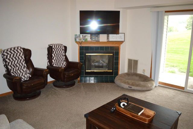 209-215 School Road, Cottage Grove, WI 53527
