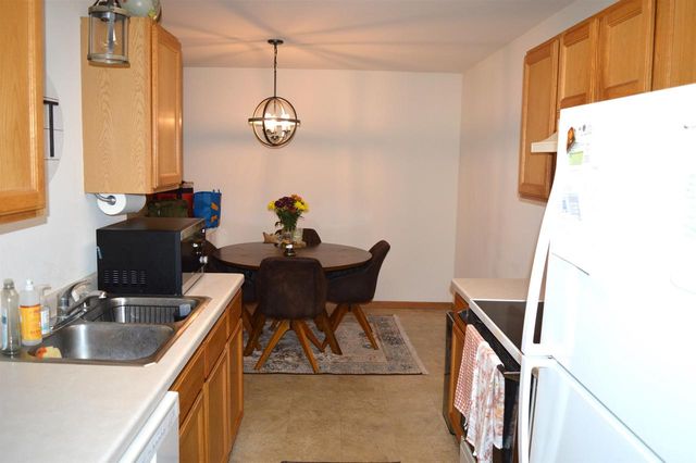 209-215 School Road, Cottage Grove, WI 53527