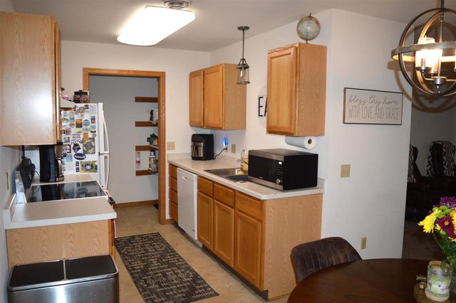 209-215 School Road, Cottage Grove, WI 53527