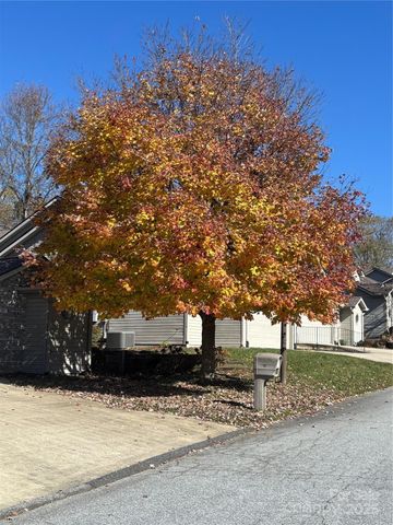 31 Tisha Lane, Hendersonville, NC 28739