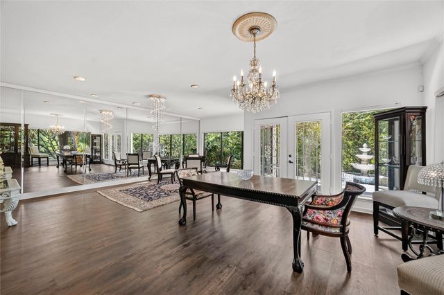 9400 Doliver Drive 16, Houston, TX 77063