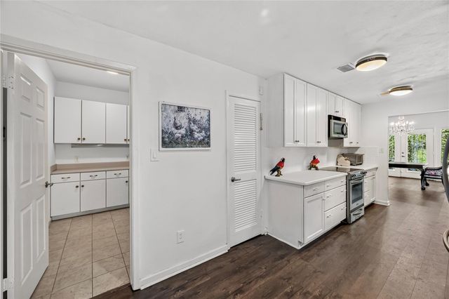 9400 Doliver Drive 16, Houston, TX 77063