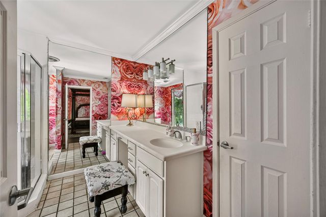 9400 Doliver Drive 16, Houston, TX 77063