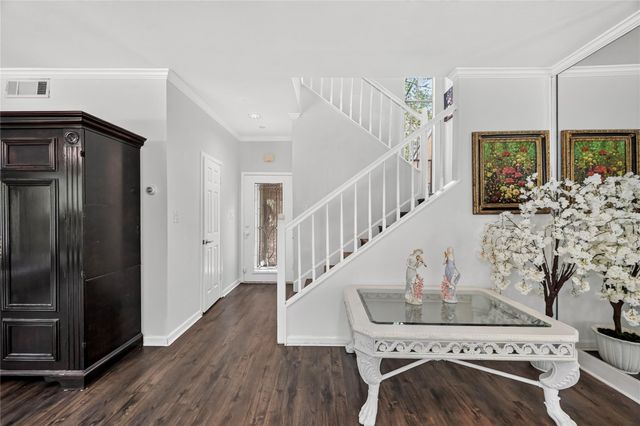 9400 Doliver Drive 16, Houston, TX 77063