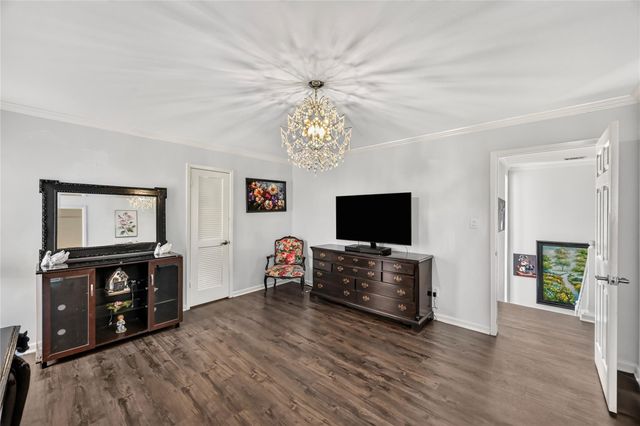 9400 Doliver Drive 16, Houston, TX 77063