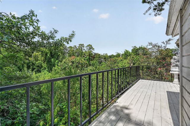 9400 Doliver Drive 16, Houston, TX 77063
