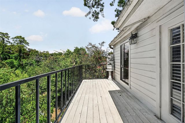 9400 Doliver Drive 16, Houston, TX 77063