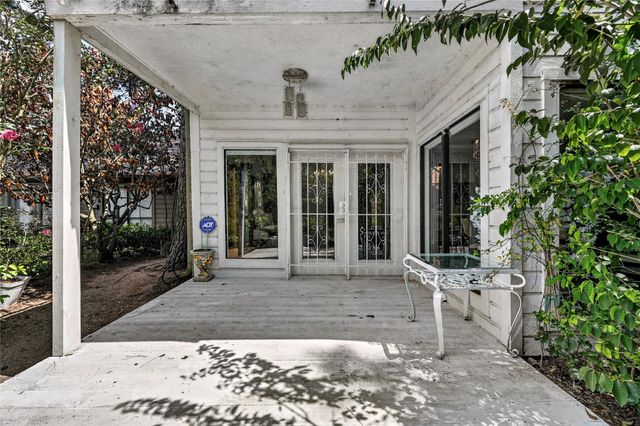 9400 Doliver Drive 16, Houston, TX 77063