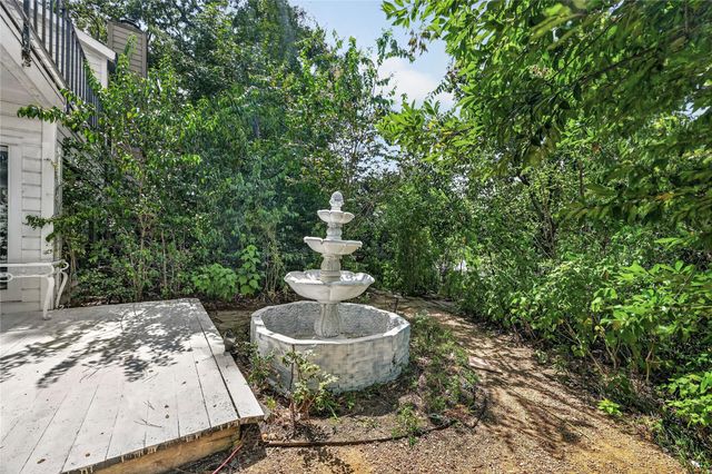 9400 Doliver Drive 16, Houston, TX 77063