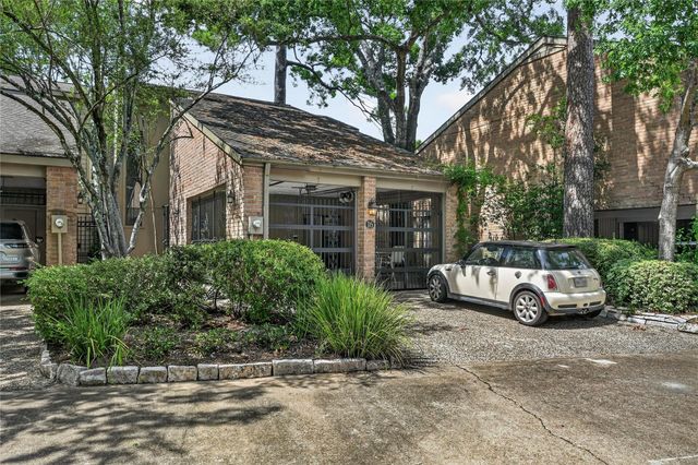 9400 Doliver Drive 16, Houston, TX 77063