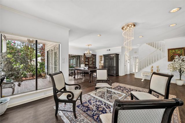 9400 Doliver Drive 16, Houston, TX 77063