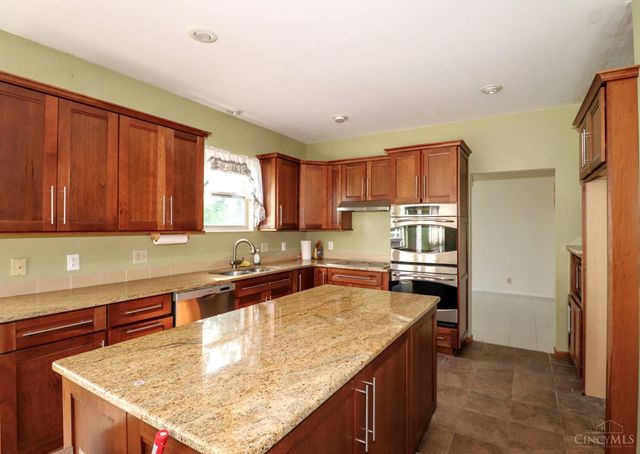 8026 Quail Meadow Lane, West Chester, OH 45069