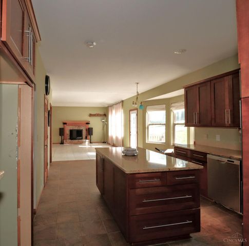 8026 Quail Meadow Lane, West Chester, OH 45069