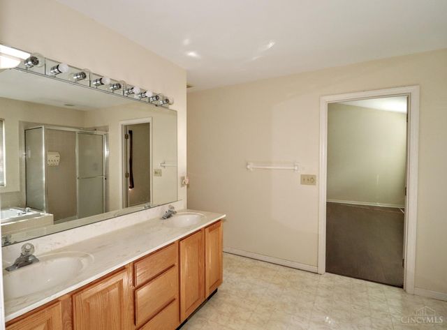 8026 Quail Meadow Lane, West Chester, OH 45069
