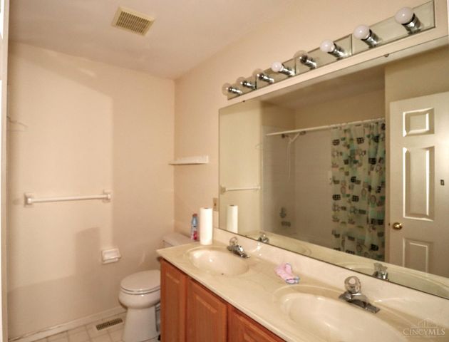 8026 Quail Meadow Lane, West Chester, OH 45069