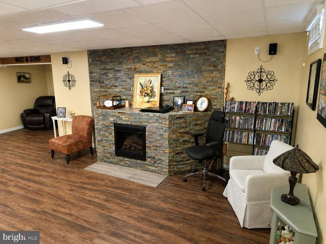 2 SEAY CT, Fredericksburg, VA 22405