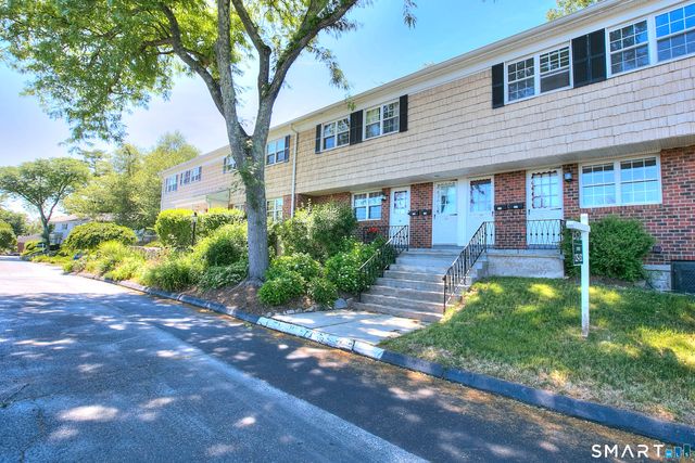 245 Unquowa Road 126, Fairfield, CT 06824