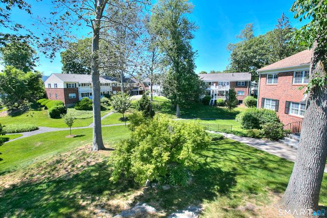 245 Unquowa Road 126, Fairfield, CT 06824
