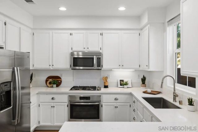 13285 Calle Del Campo 5, San Diego, CA 92129