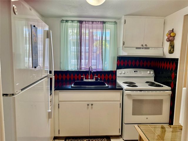 1825 RESTFUL DRIVE N22, Bradenton, FL 34207