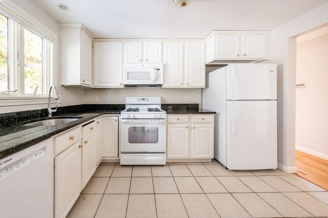 13 Pga Ln 424, Mashpee, MA 02649