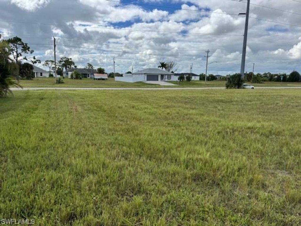 1935 Kismet PKWY E, CAPE CORAL, FL 33909 — photo 3
