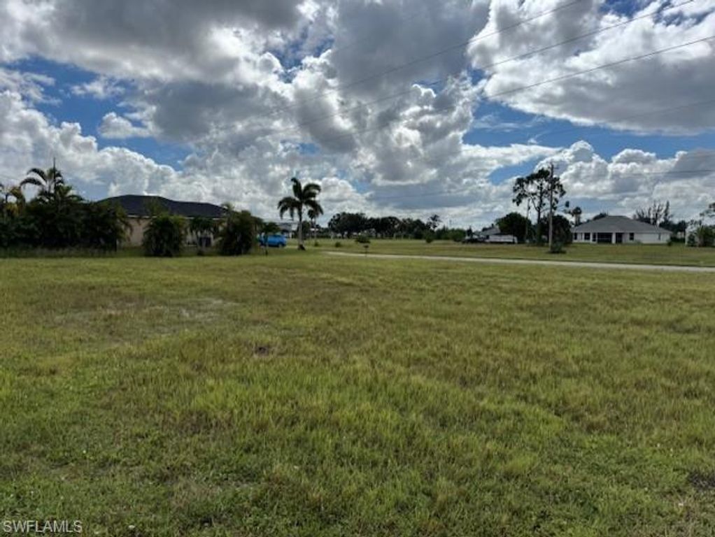 1935 Kismet PKWY E, CAPE CORAL, FL 33909 — photo 4