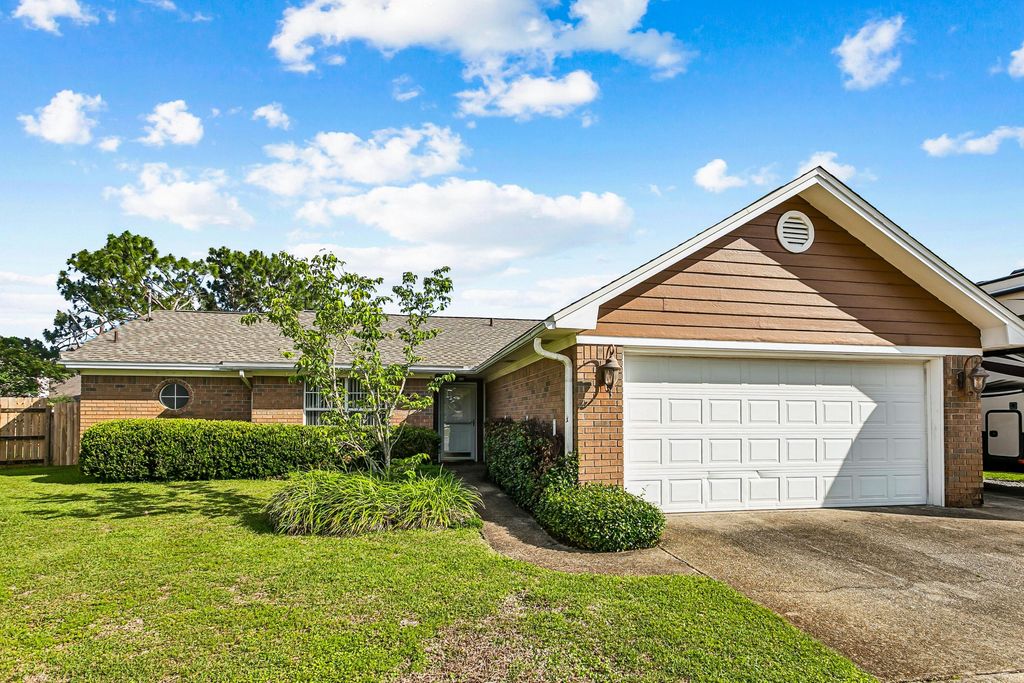 2201 Wedgewood Court, Navarre, FL 32566