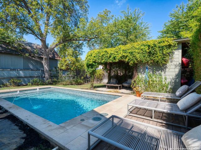 211 Devine Street, San Antonio, TX 78210