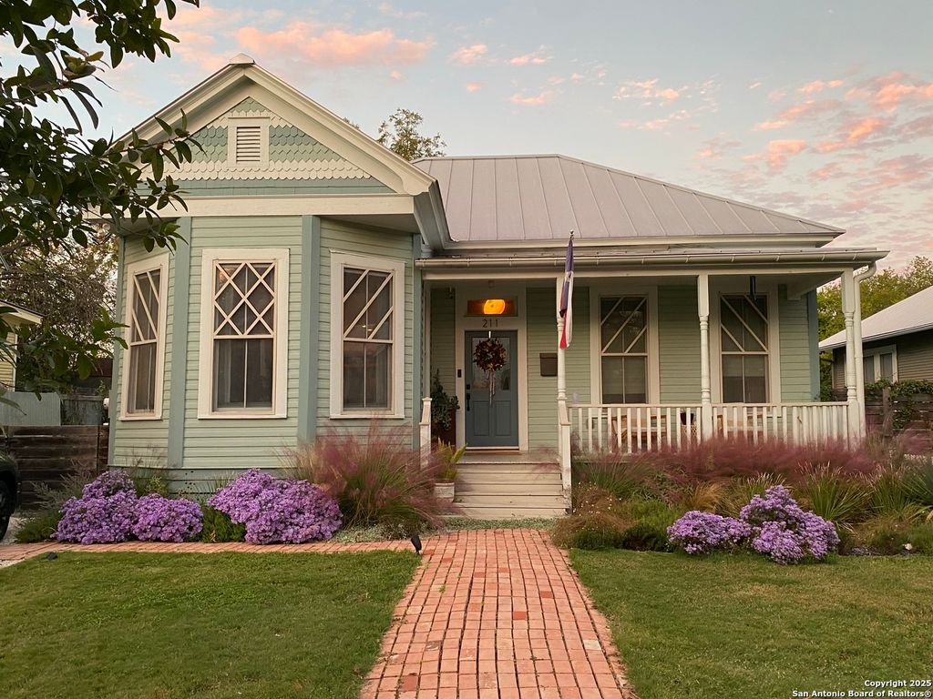 211 Devine Street, San Antonio, TX 78210
