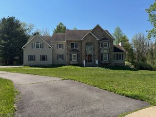 15 Berry Ct, Mount Olive Twp., NJ 07836