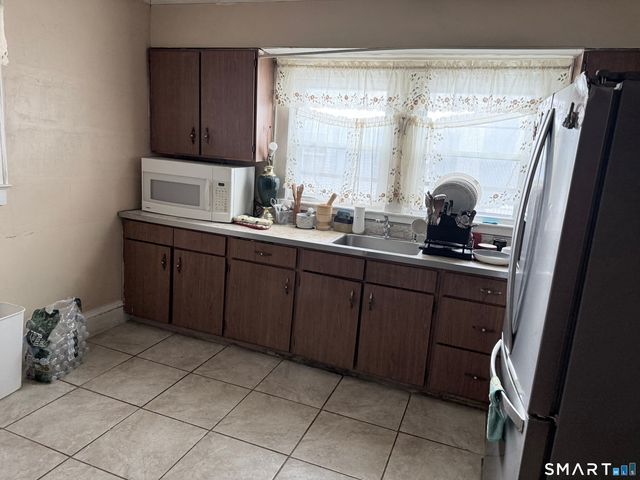 72 Brainard Street, New London, CT 06320