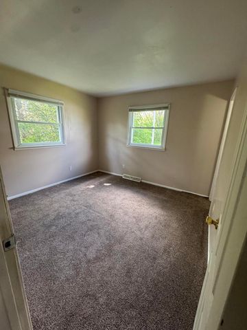 30396 Peavine Street, Dowagiac, MI 49047