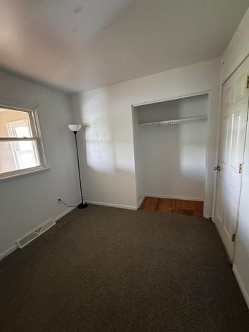 30396 Peavine Street, Dowagiac, MI 49047