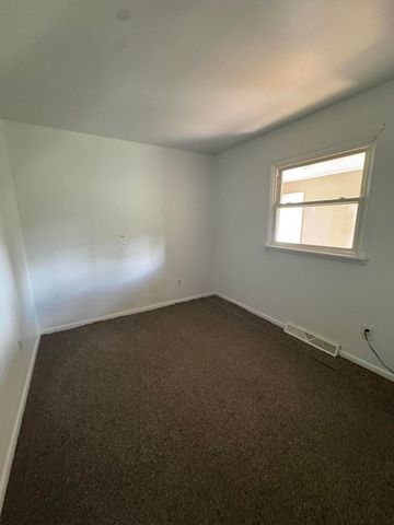30396 Peavine Street, Dowagiac, MI 49047