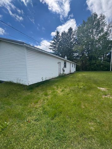 30396 Peavine Street, Dowagiac, MI 49047