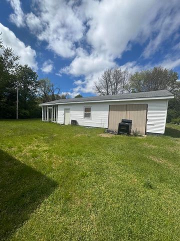 30396 Peavine Street, Dowagiac, MI 49047