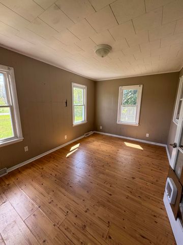 30396 Peavine Street, Dowagiac, MI 49047