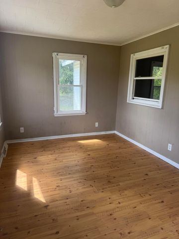 30396 Peavine Street, Dowagiac, MI 49047