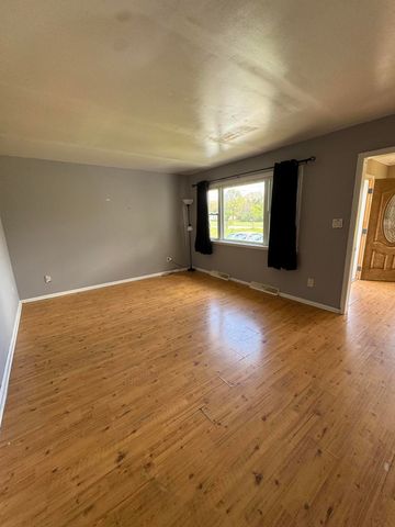30396 Peavine Street, Dowagiac, MI 49047
