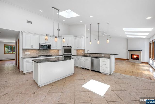 309 South Drive, Paramus, NJ 07652